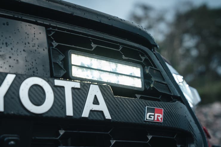 Lumen grillkit Toyota Hilux GR 2023+ 