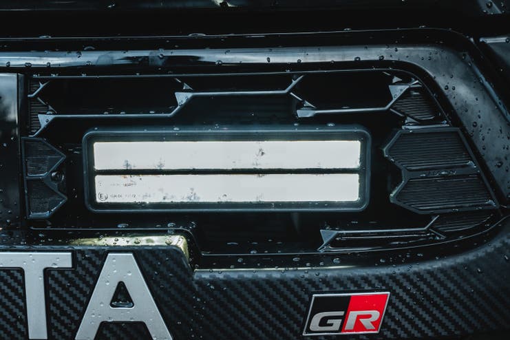 Lumen grillkit Toyota Hilux GR 2023+ 