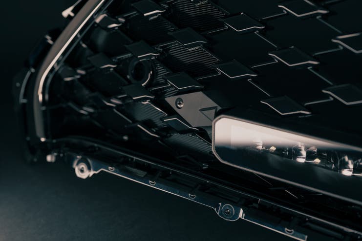 Lumen grillkit Toyota Rav4 Plugin-Hybrid 