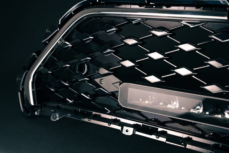 Lumen grillkit Toyota Rav4 Plugin-Hybrid 