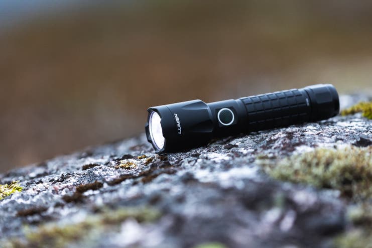 Lumen Discovery L100 allsidig LED lommelykt