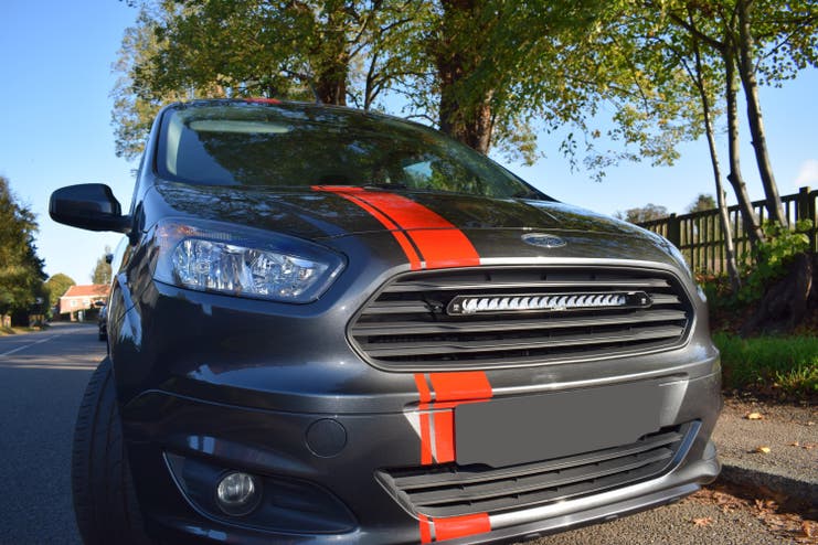 Lazer komplett grillkit Ford Transit Courier 2014+