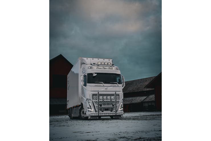 Lazer Sentinel 9" Highline Hvit med varsellys