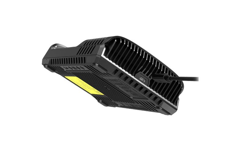Nitecore UM4 batterilader