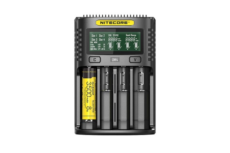 Nitecore UM4 batterilader