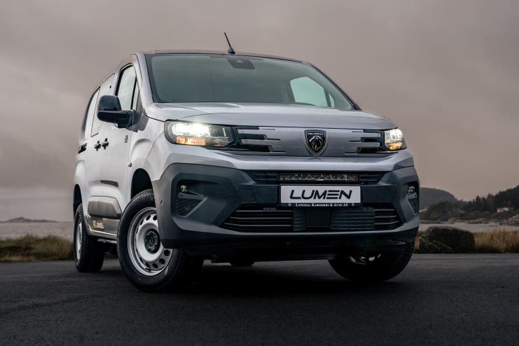 Lumen grillkit Peugeot Partner 2024+