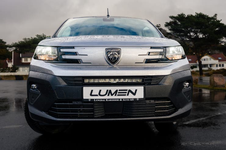 Lumen grillkit Peugeot Partner 2024+