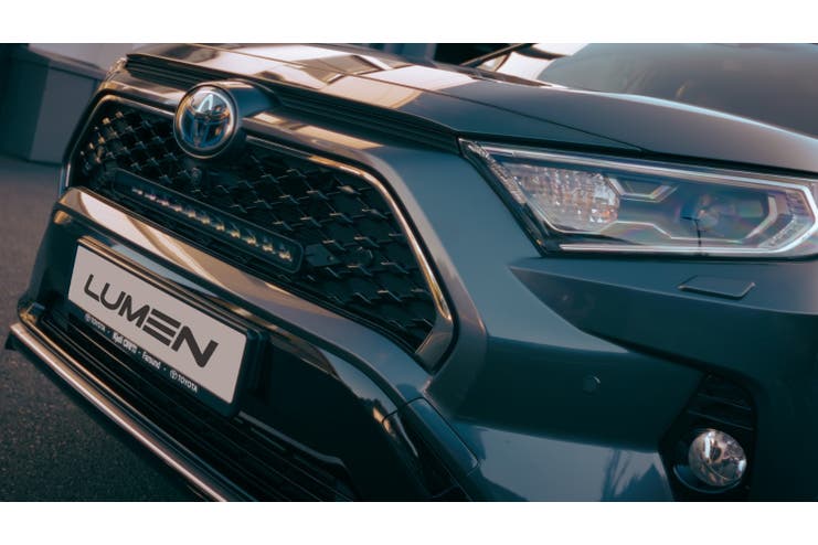 Lumen grillkit Toyota Rav4 Plugin-Hybrid 